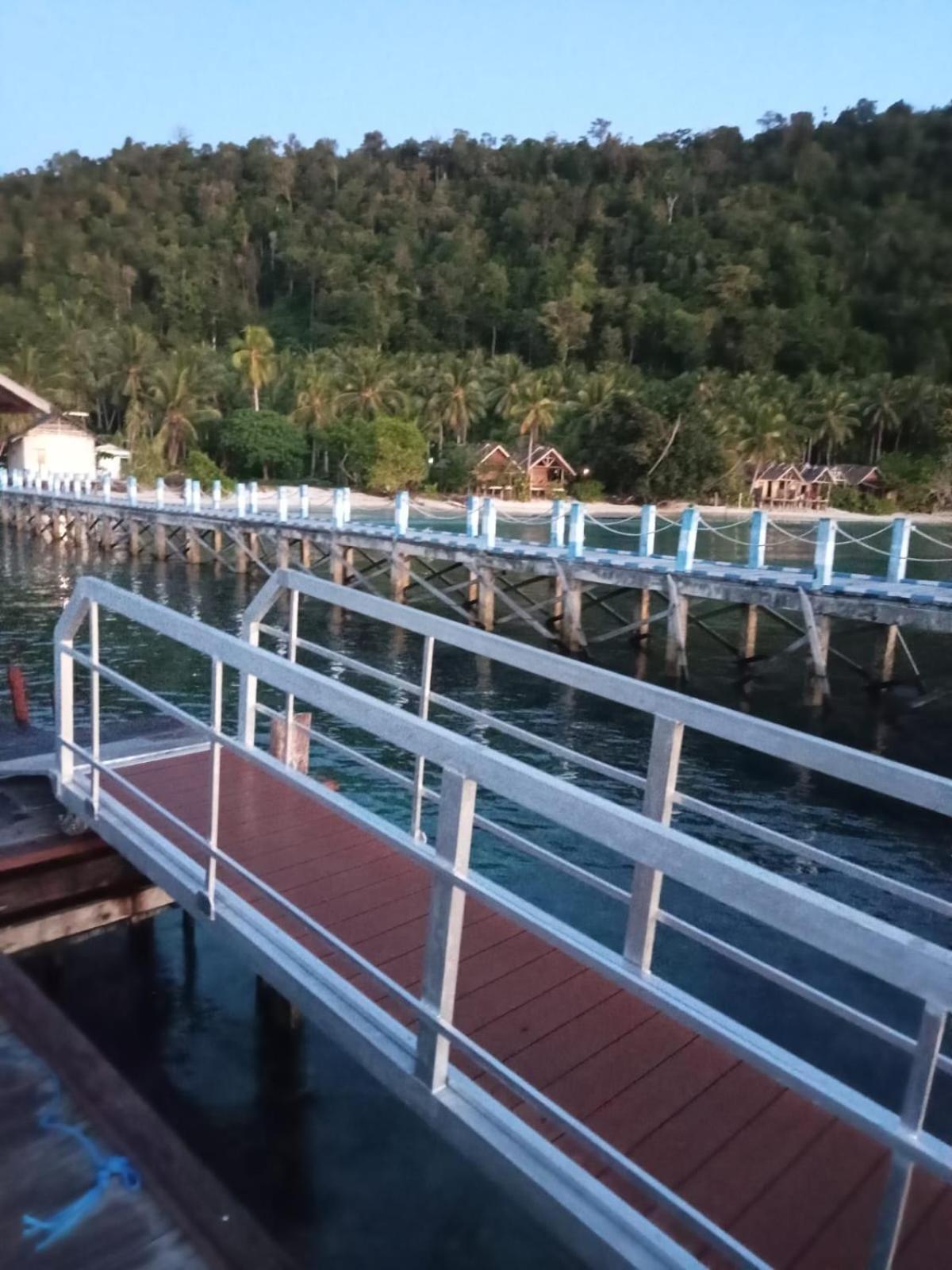 Bruno Raja Ampat Homestay Pulau Mansuar Buitenkant foto