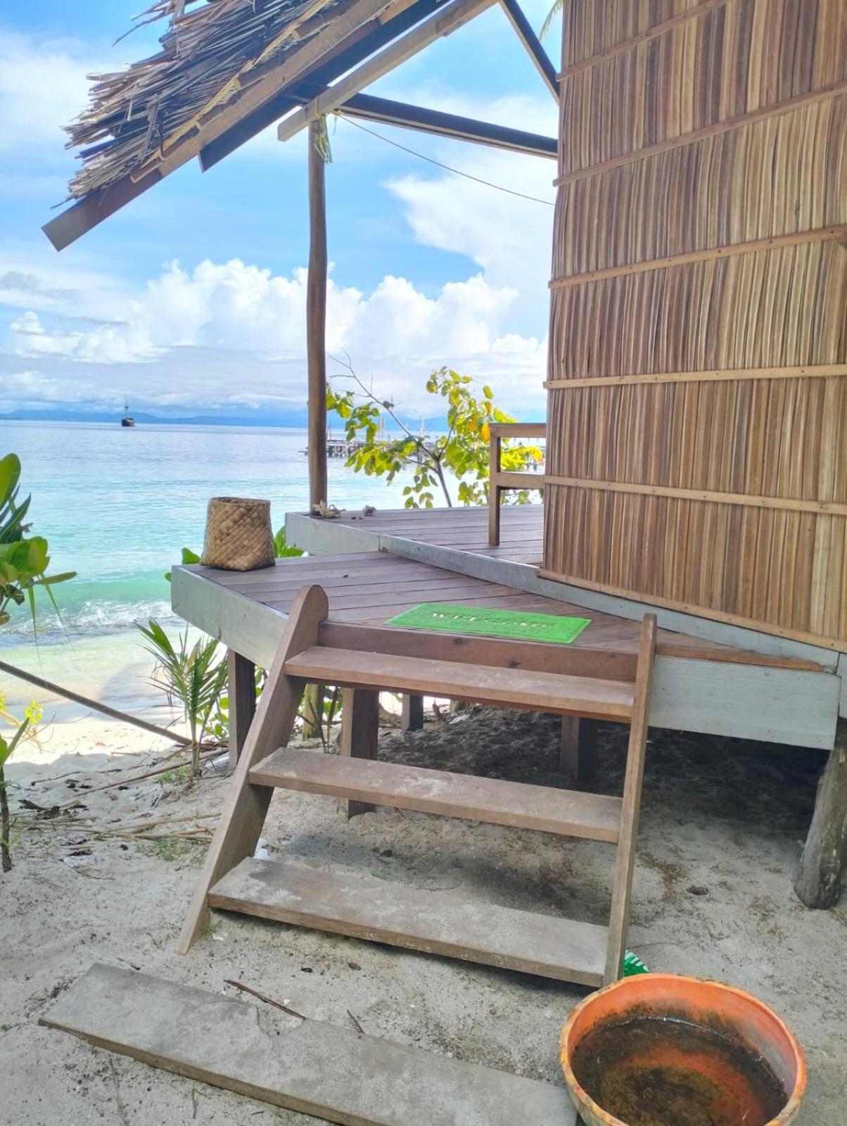 Bruno Raja Ampat Homestay Pulau Mansuar Buitenkant foto